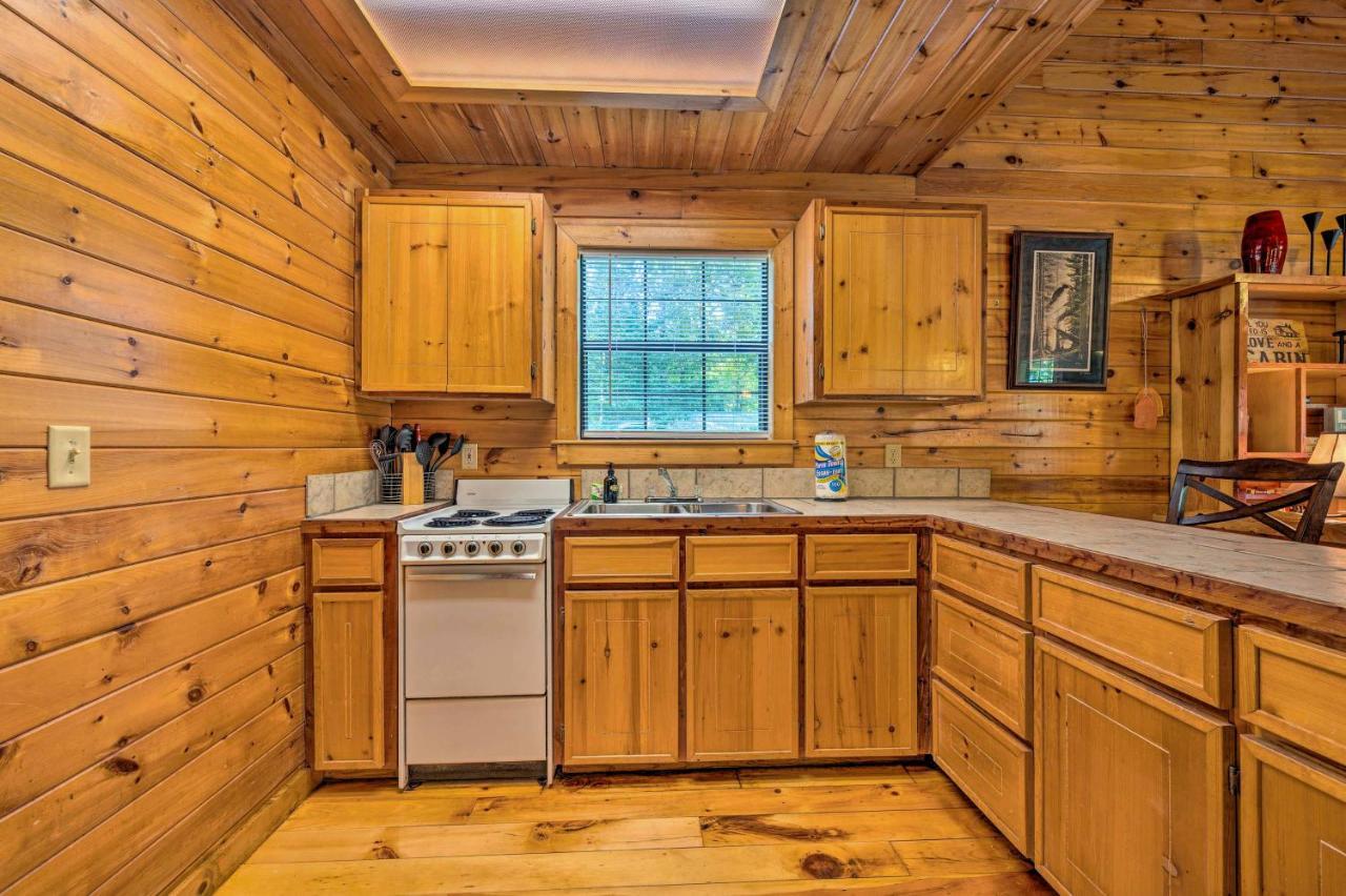 Ideally Located Broken Bow Cabin - Private Hot Tub Bagian luar foto