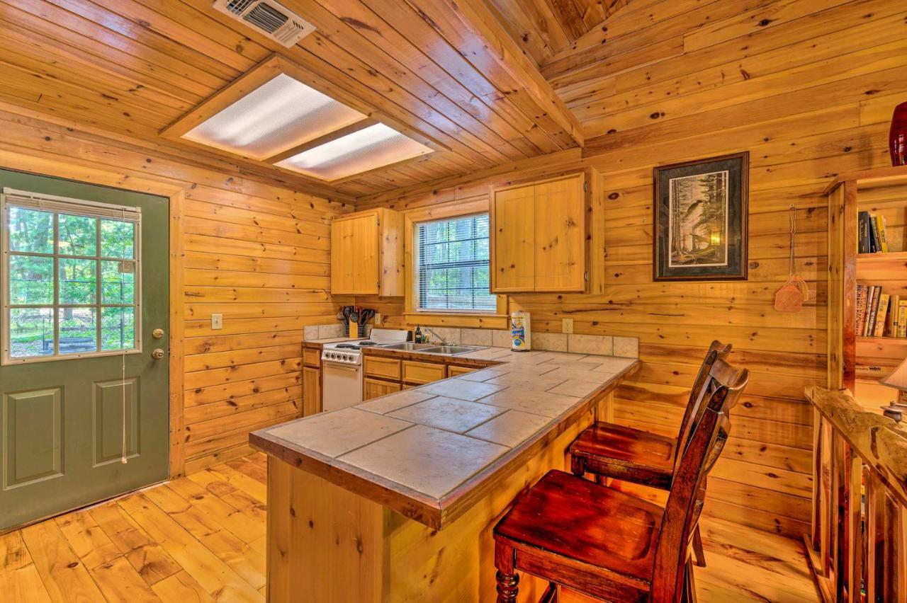 Ideally Located Broken Bow Cabin - Private Hot Tub Bagian luar foto