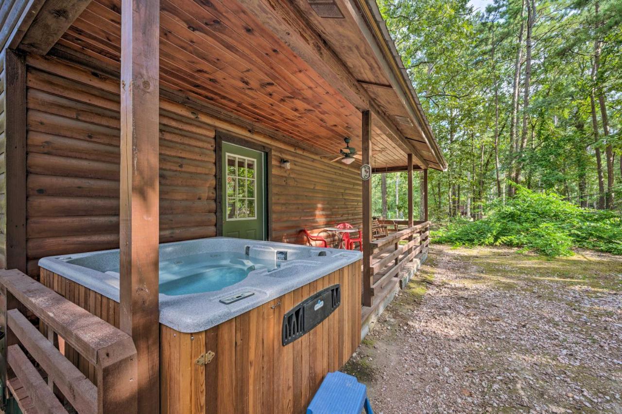 Ideally Located Broken Bow Cabin - Private Hot Tub Bagian luar foto