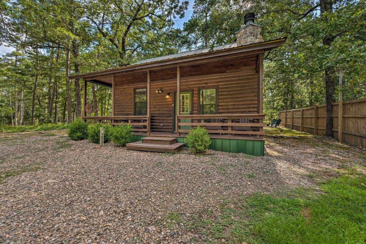 Ideally Located Broken Bow Cabin - Private Hot Tub Bagian luar foto