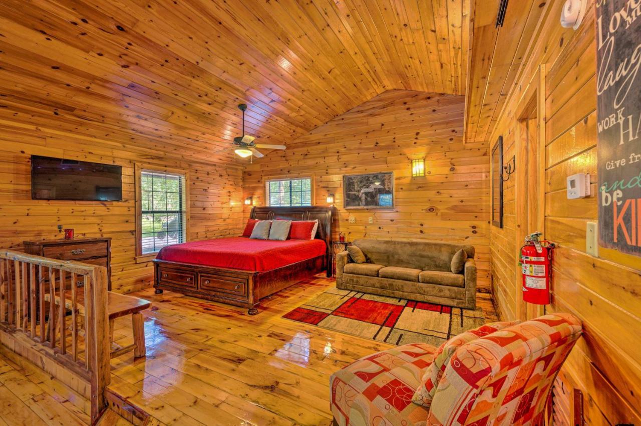 Ideally Located Broken Bow Cabin - Private Hot Tub Bagian luar foto