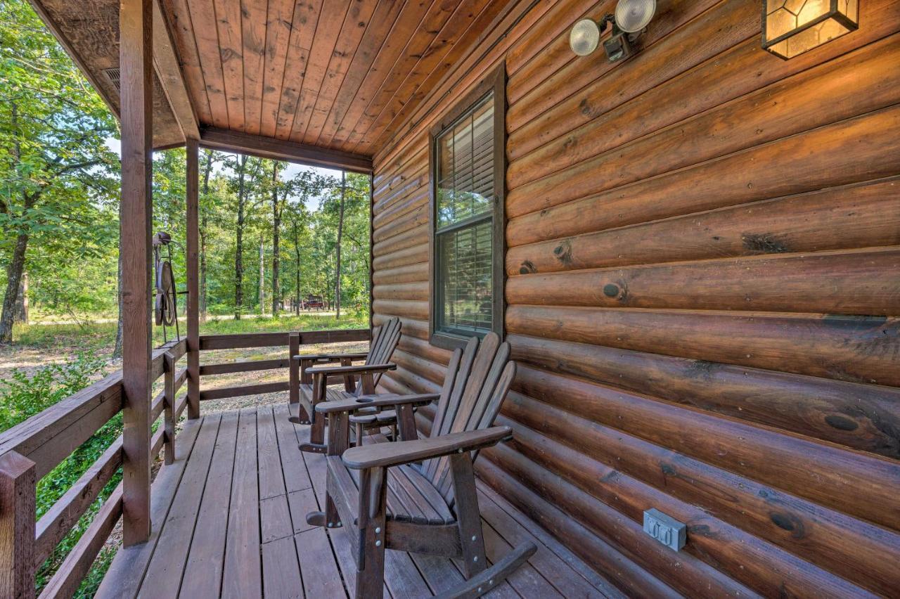 Ideally Located Broken Bow Cabin - Private Hot Tub Bagian luar foto