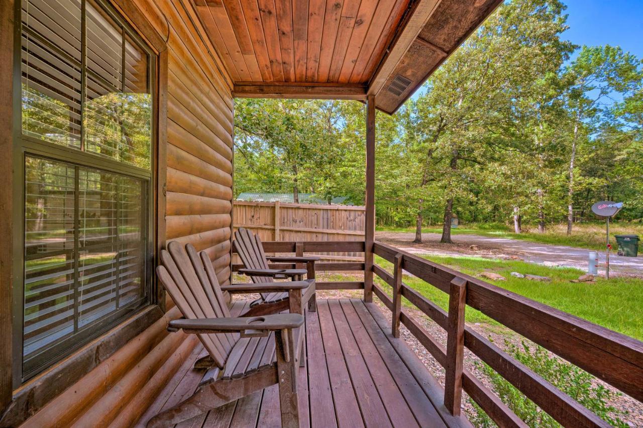 Ideally Located Broken Bow Cabin - Private Hot Tub Bagian luar foto